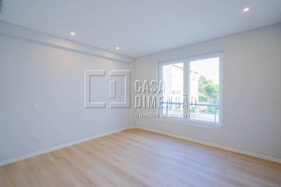 Apartamento T3 para Venda em Carcavelos e Parede