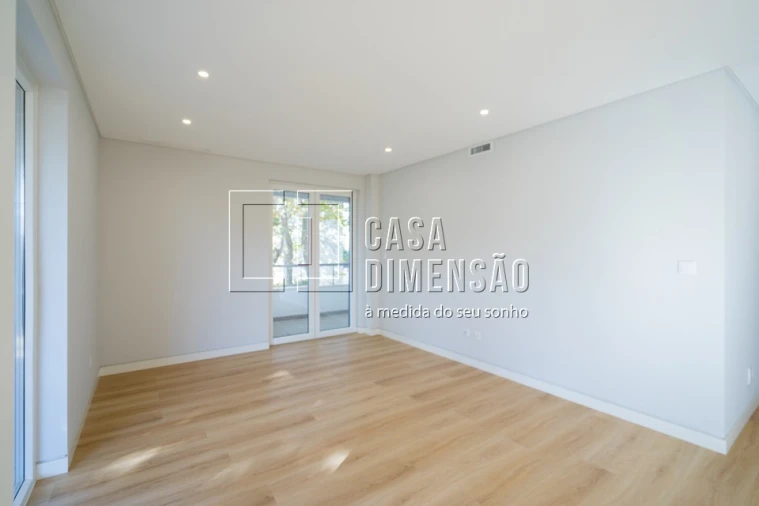 Apartamento T3 para Venda em Carcavelos e Parede Foto 10