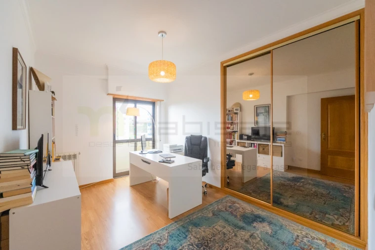 Apartamento T4 para Venda em Póvoa de Santa Iria e Forte da Casa Foto 25