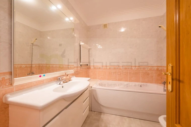 Apartamento T4 para Venda em Póvoa de Santa Iria e Forte da Casa Foto 27