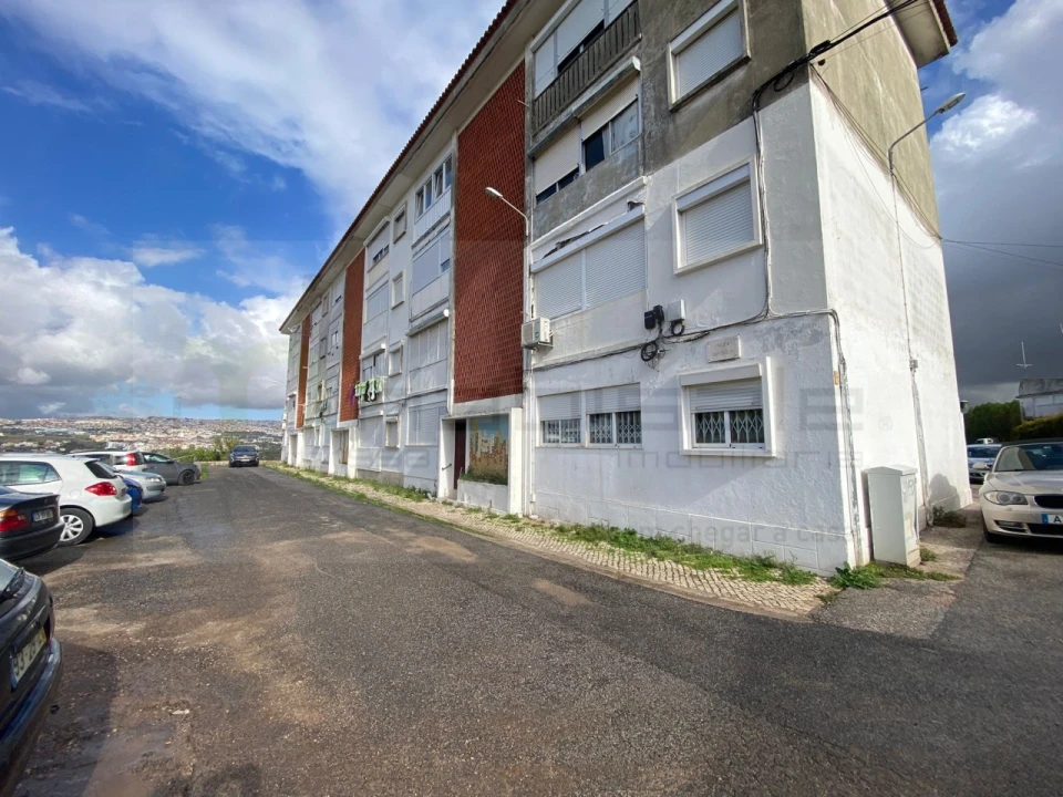 Apartamento T2 para Venda em Pontinha e Famões Foto 1