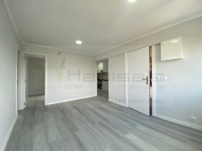 Apartamento T2 para Venda em Pontinha e Famões Foto 4