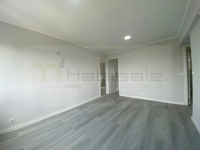 Apartamento T2 para Venda em Pontinha e Famões Foto 6