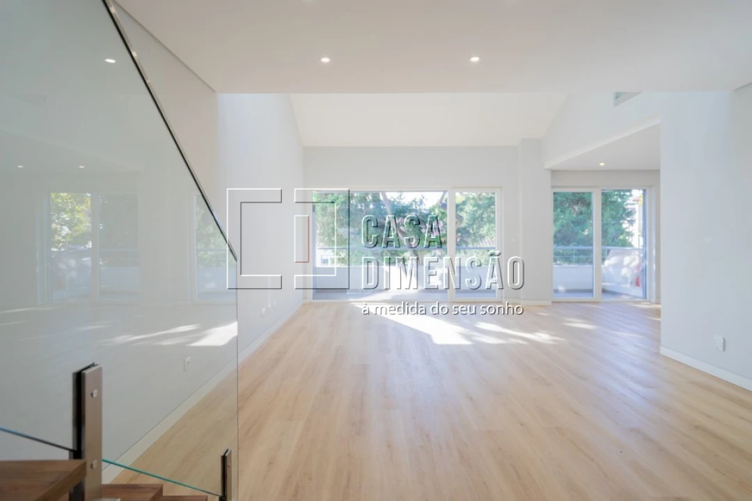 Apartamento T3 para Venda em Carcavelos e Parede Foto 5