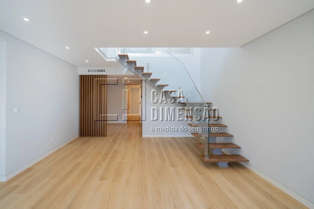 Apartamento T3 para Venda em Carcavelos e Parede Foto 12