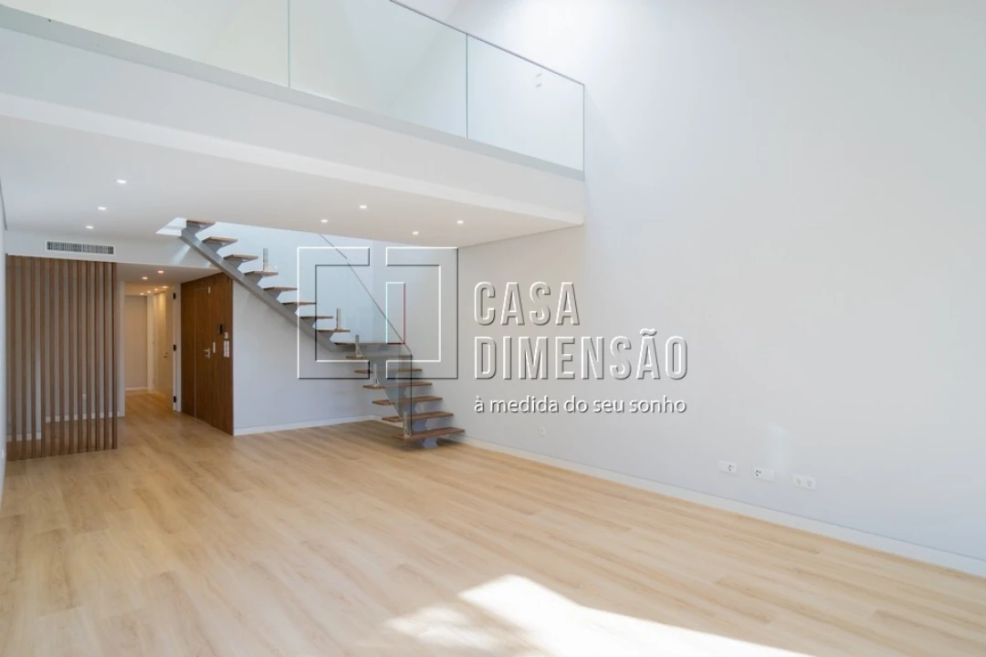 Apartamento T3 para Venda em Carcavelos e Parede Foto 13