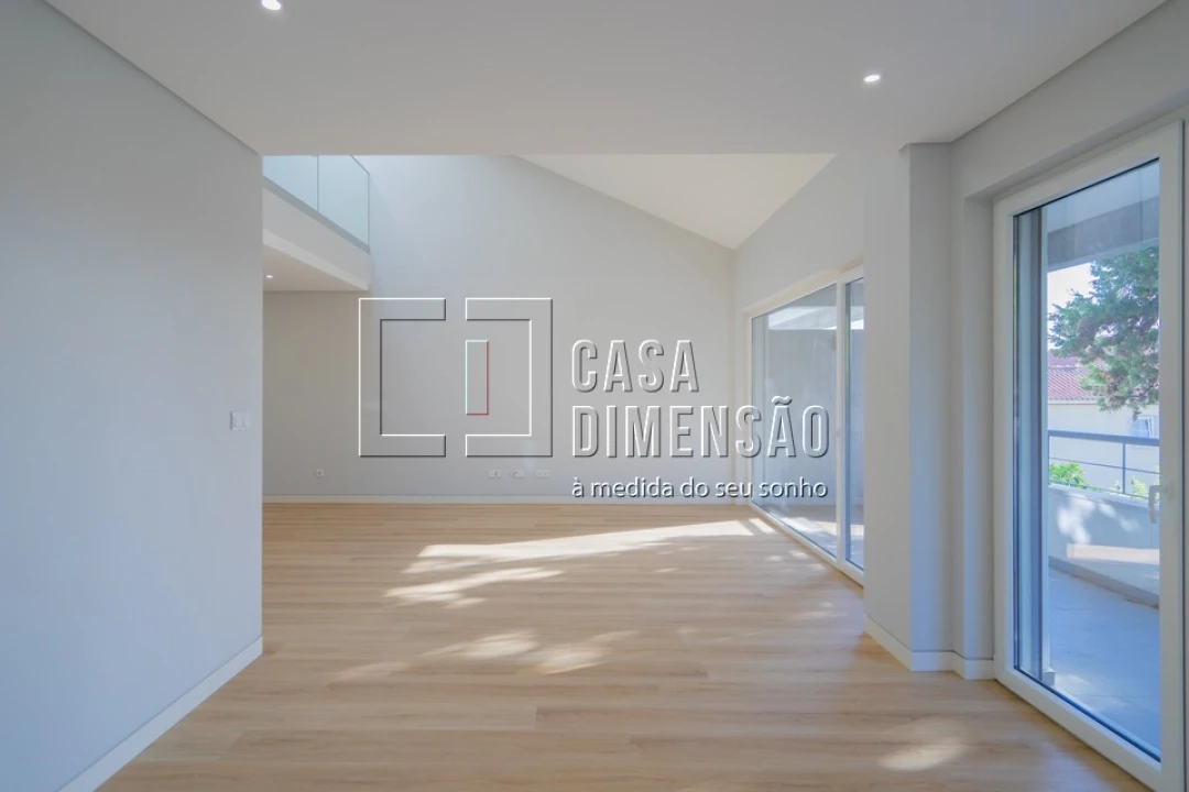Apartamento T3 para Venda em Carcavelos e Parede Foto 15