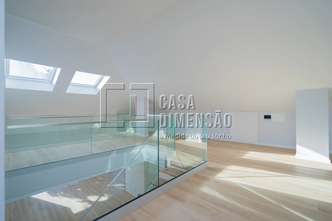 Apartamento T3 para Venda em Carcavelos e Parede Foto 35