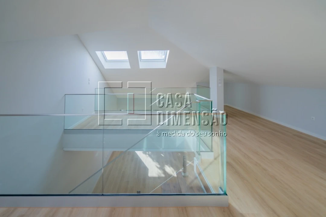 Apartamento T3 para Venda em Carcavelos e Parede Foto 37