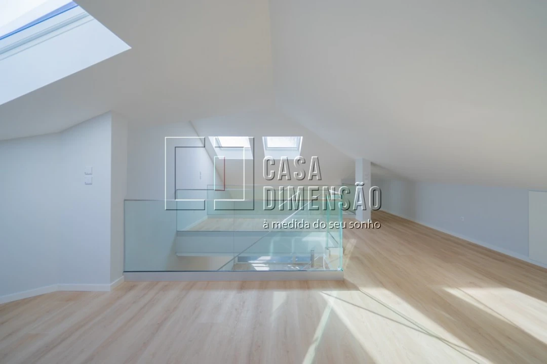 Apartamento T3 para Venda em Carcavelos e Parede Foto 39