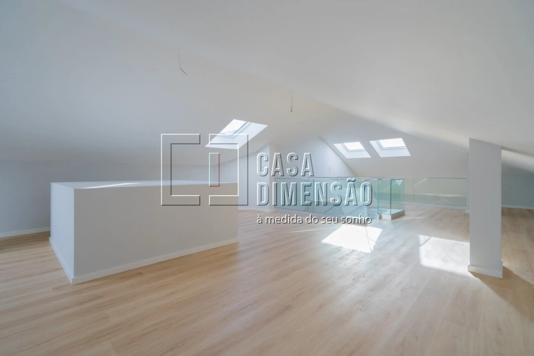 Apartamento T3 para Venda em Carcavelos e Parede Foto 41