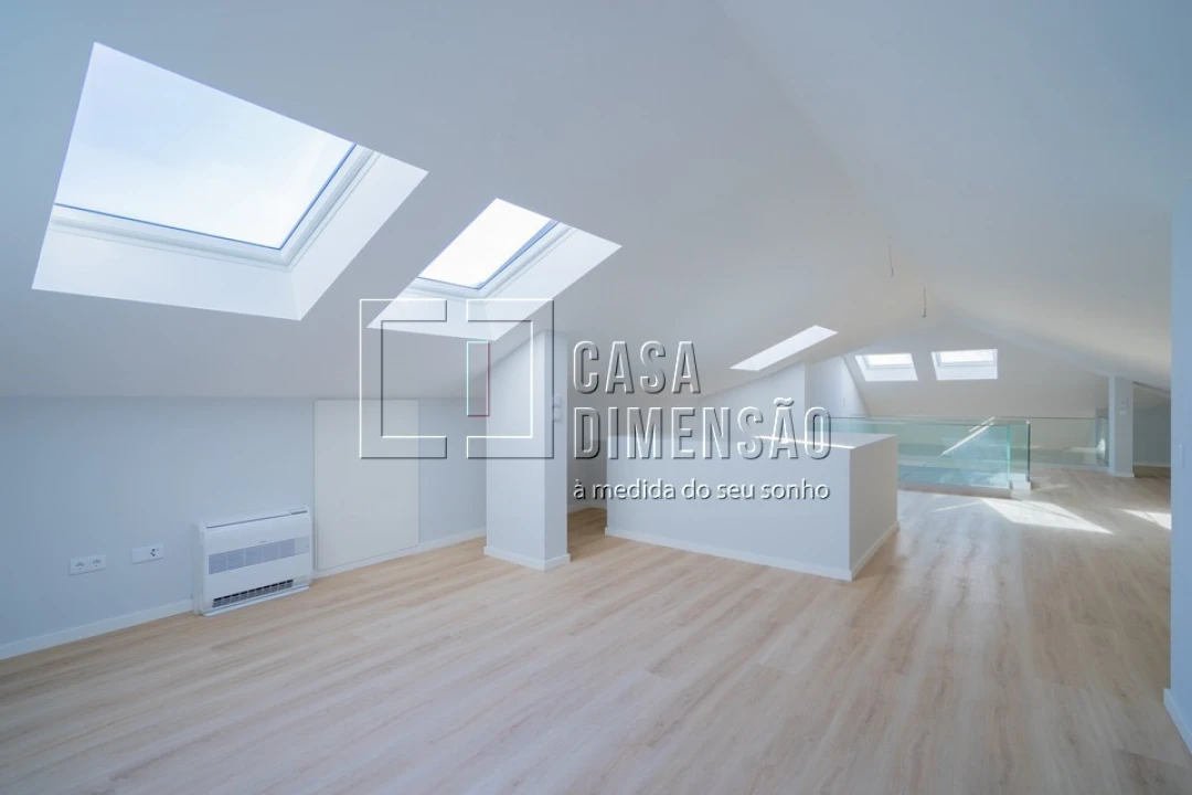 Apartamento T3 para Venda em Carcavelos e Parede Foto 43