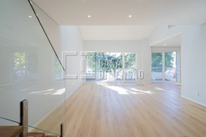 Apartamento T3 para Venda em Carcavelos e Parede
