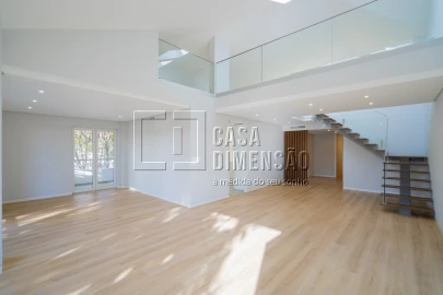 Apartamento T3 para Venda em Carcavelos e Parede
