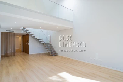 Apartamento T3 para Venda em Carcavelos e Parede