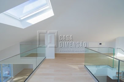 Apartamento T3 para Venda em Carcavelos e Parede