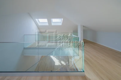 Apartamento T3 para Venda em Carcavelos e Parede