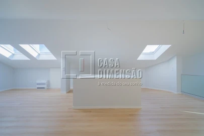 Apartamento T3 para Venda em Carcavelos e Parede