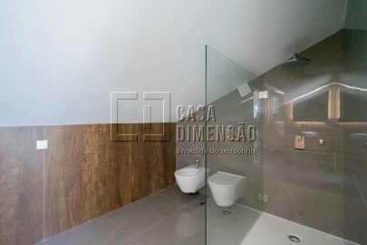 Apartamento T3 para Venda em Carcavelos e Parede