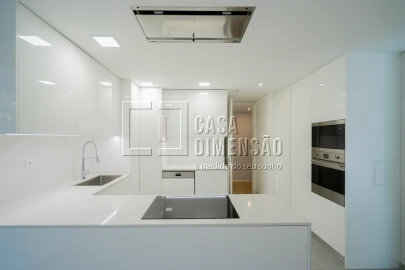 Apartamento T3 para Venda em Carcavelos e Parede