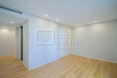 Apartamento T3 para Venda em Carcavelos e Parede