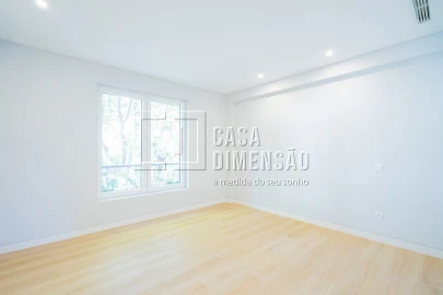 Apartamento T3 para Venda em Carcavelos e Parede
