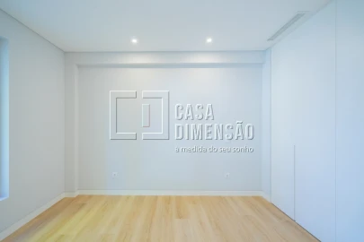 Apartamento T3 para Venda em Carcavelos e Parede