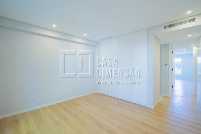 Apartamento T3 para Venda em Carcavelos e Parede