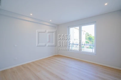 Apartamento T3 para Venda em Carcavelos e Parede