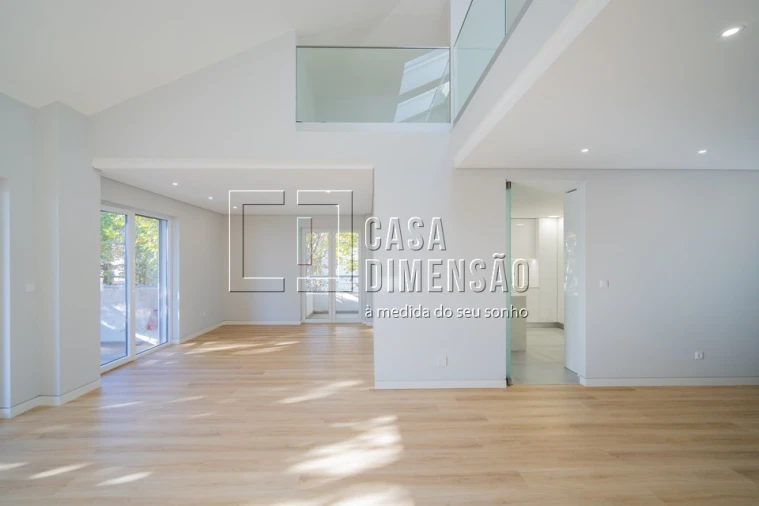 Apartamento T3 para Venda em Carcavelos e Parede Foto 9