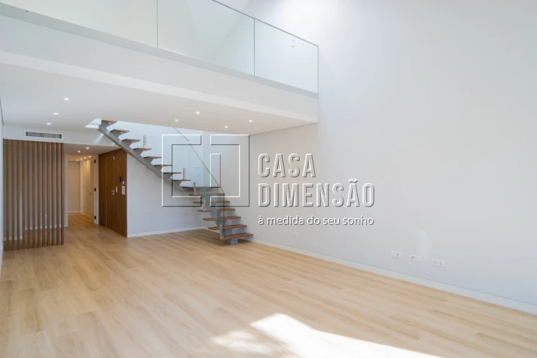 Apartamento T3 para Venda em Carcavelos e Parede Foto 13