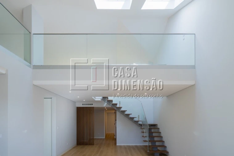 Apartamento T3 para Venda em Carcavelos e Parede Foto 25