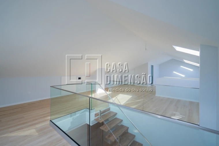 Apartamento T3 para Venda em Carcavelos e Parede Foto 33
