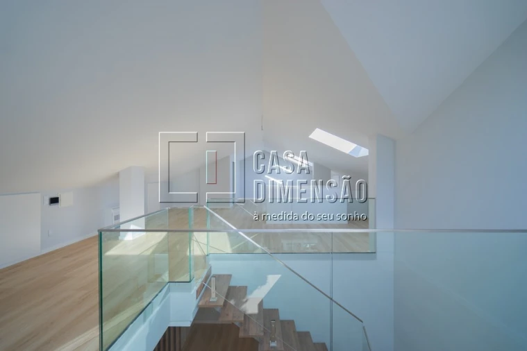 Apartamento T3 para Venda em Carcavelos e Parede Foto 34