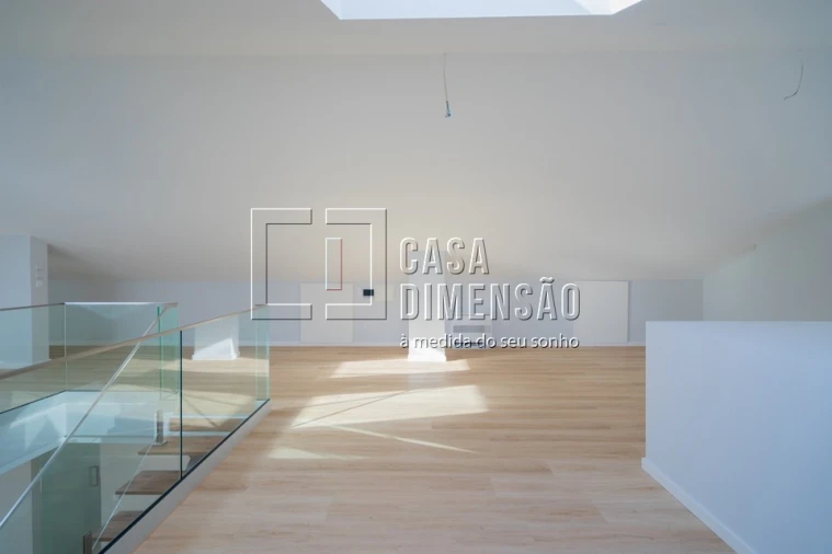 Apartamento T3 para Venda em Carcavelos e Parede Foto 36