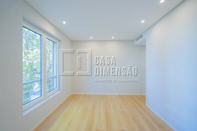Apartamento T3 para Venda em Carcavelos e Parede Foto 74