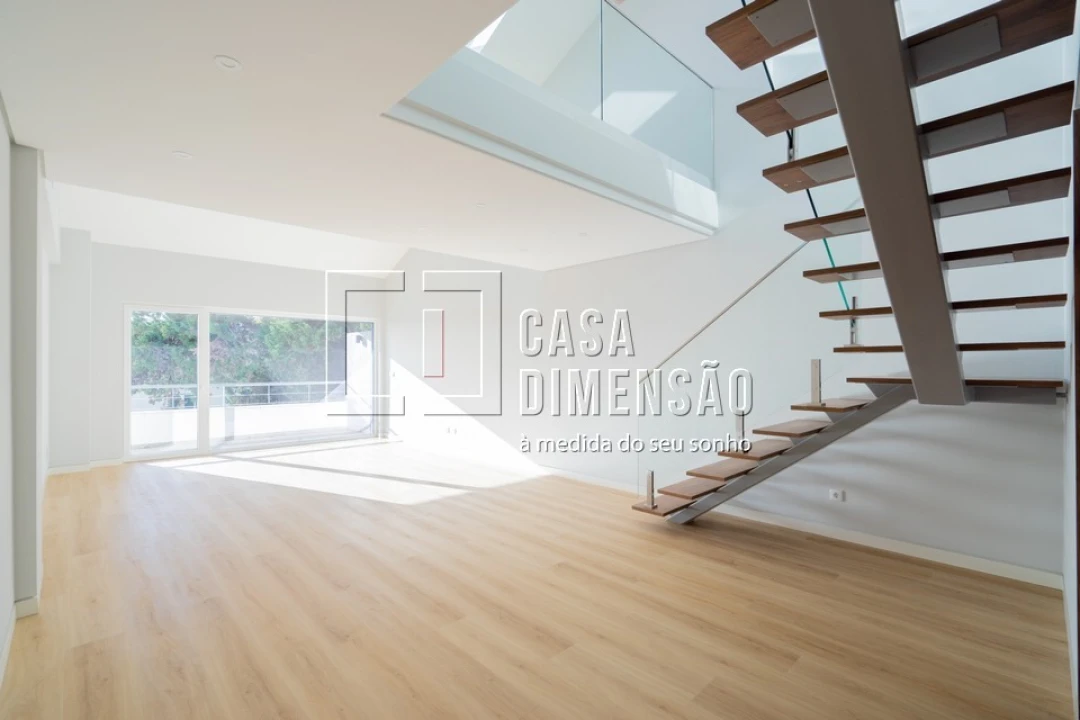 Apartamento T3 para Venda em Carcavelos e Parede Foto 1