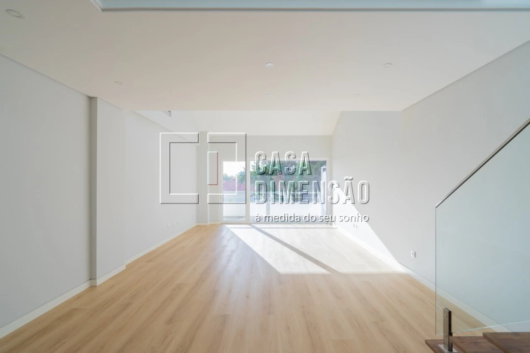 Apartamento T3 para Venda em Carcavelos e Parede Foto 5