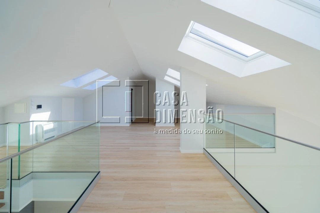 Apartamento T3 para Venda em Carcavelos e Parede Foto 22