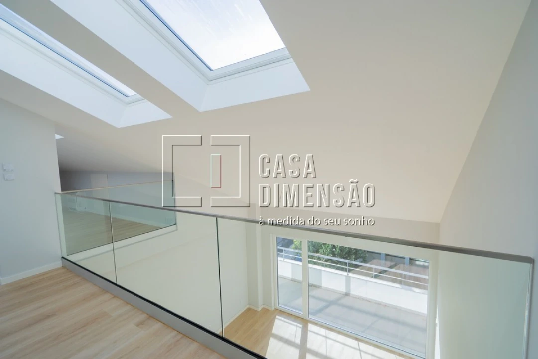 Apartamento T3 para Venda em Carcavelos e Parede Foto 23