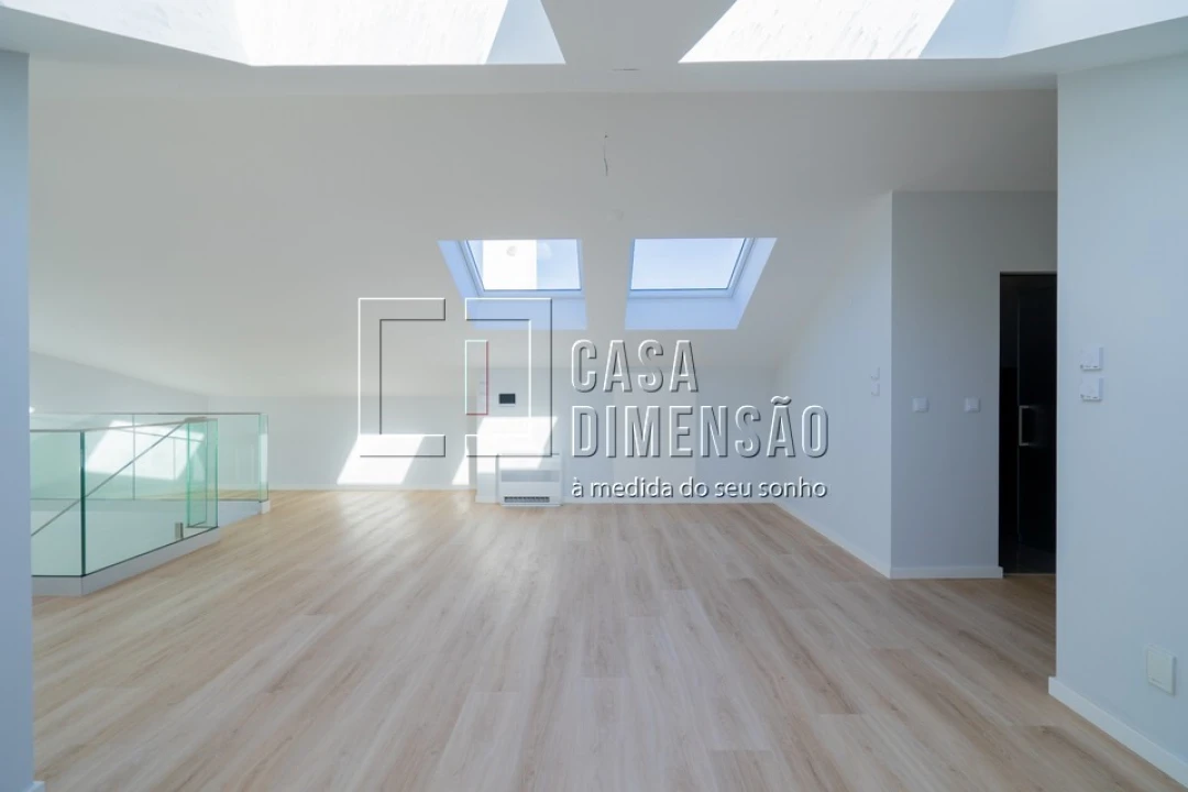 Apartamento T3 para Venda em Carcavelos e Parede Foto 26
