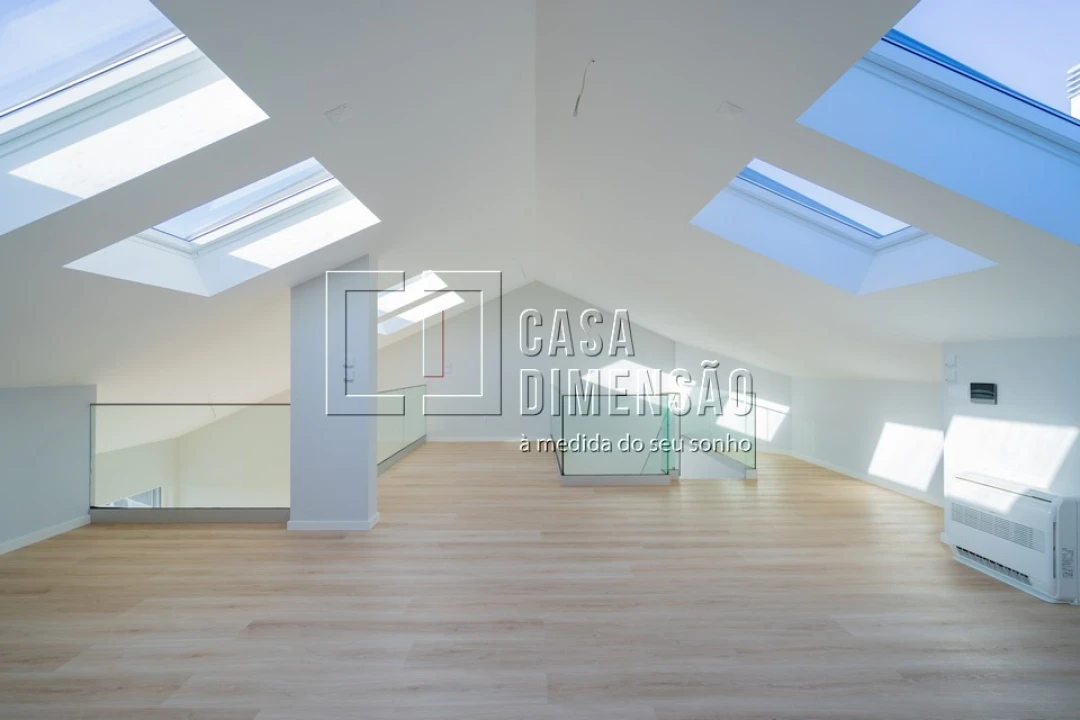 Apartamento T3 para Venda em Carcavelos e Parede Foto 29