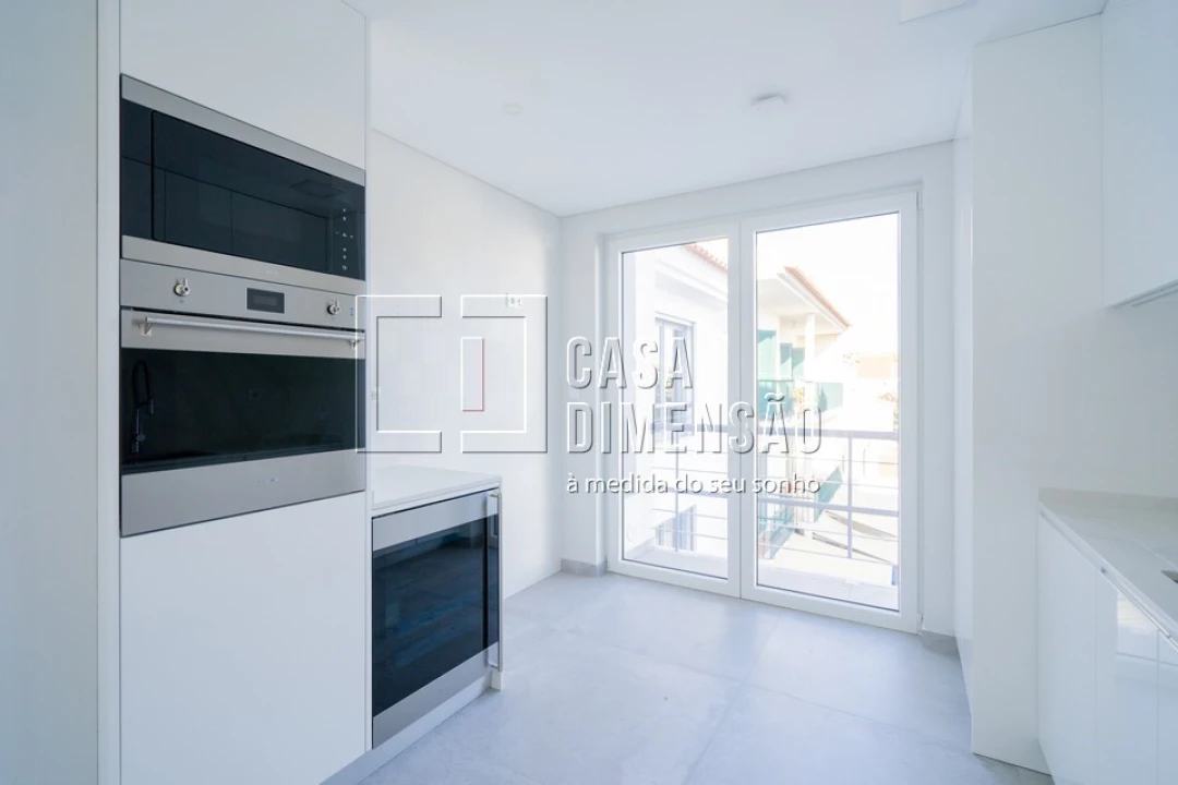 Apartamento T3 para Venda em Carcavelos e Parede Foto 40