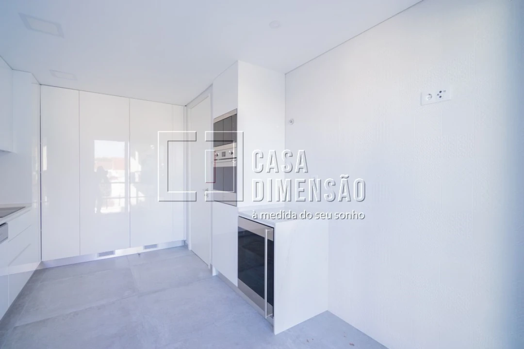 Apartamento T3 para Venda em Carcavelos e Parede Foto 41