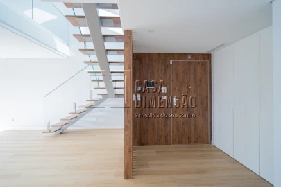 Apartamento T3 para Venda em Carcavelos e Parede