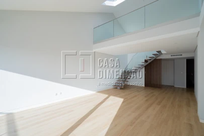 Apartamento T3 para Venda em Carcavelos e Parede