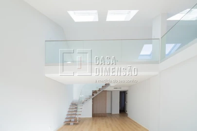 Apartamento T3 para Venda em Carcavelos e Parede
