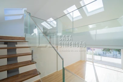 Apartamento T3 para Venda em Carcavelos e Parede