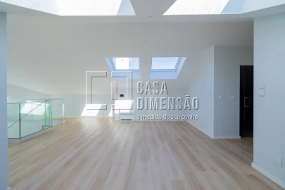 Apartamento T3 para Venda em Carcavelos e Parede