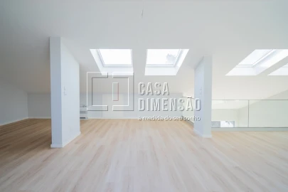 Apartamento T3 para Venda em Carcavelos e Parede